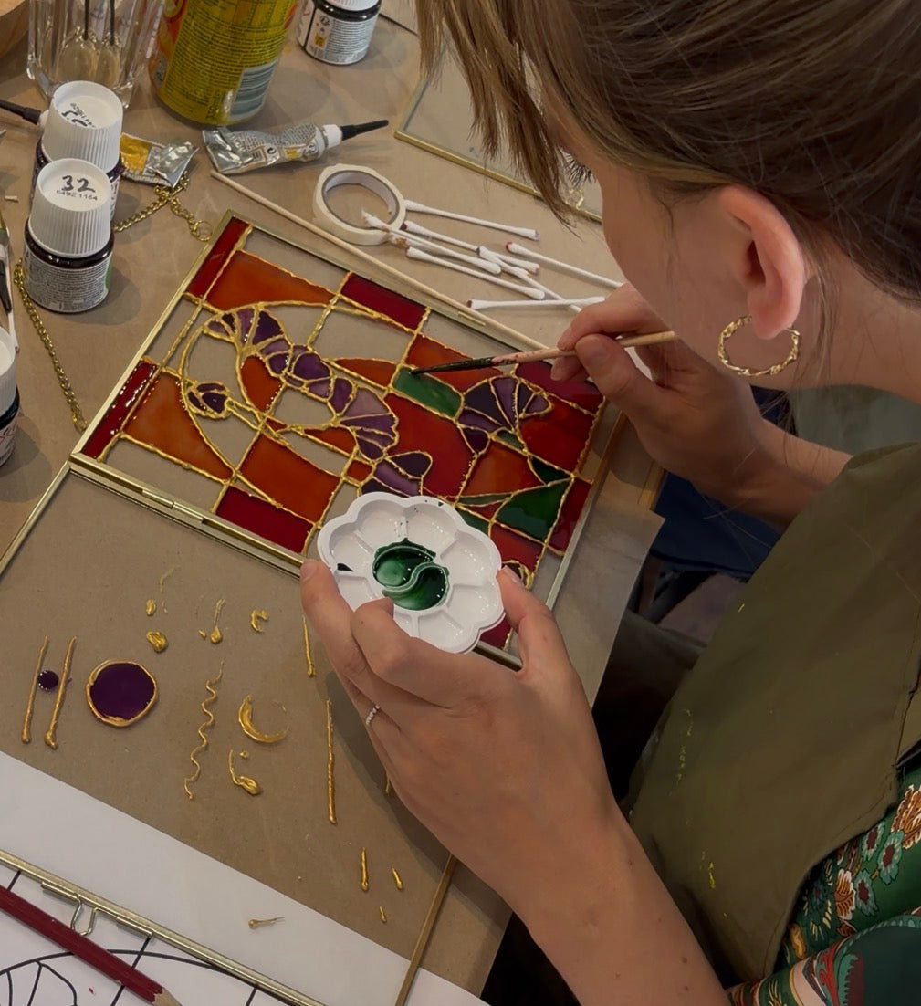 20/09 - Stained Glass Painting Workshop (15.30)